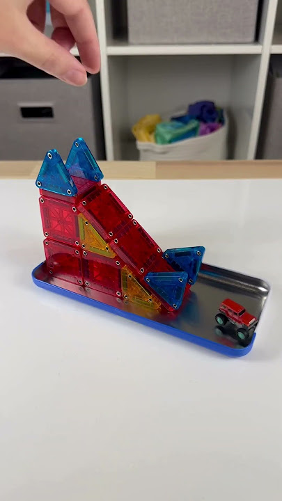 3 Ways to Play: MAGNA-TILES Travel Set