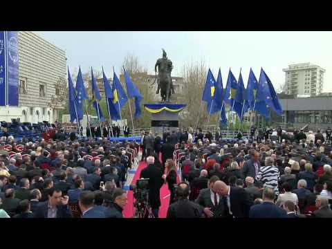 Video: Si T’i Shkruajmë Pritjes Së Presidentit