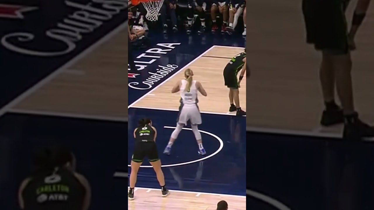 Paige Bueckers TRASH TALKS REF vs Minnesota Lynx 😆 