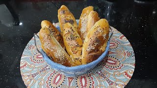 خبيزات بالمعدنوس....Petits pains aux persil