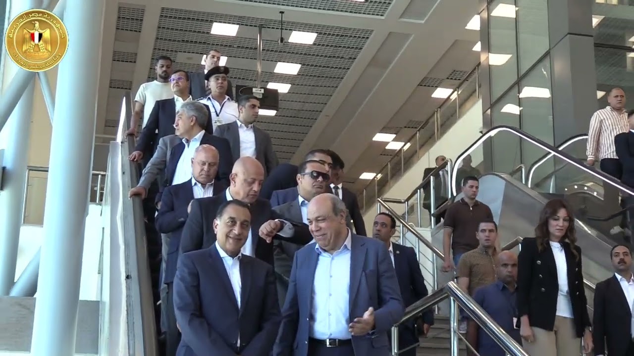 رئيس الوزراء يتفقد الأعمال الجارية لتطوير مطار سفنكس الدولي