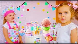 Стефания и Алиса играют в магазин мороженого Видео для детей 0+ Стефания и Алиса играют в магазин мороженого Видео для детей 0+
