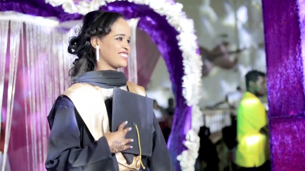 #اجمل_برقية_غرامية_اثناء_لحظة_التخرج