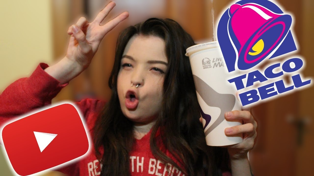 EATING TACO BELL AND TALKING ABOUT OLD SCHOOL YOUTUBE [mukbang i guess ...