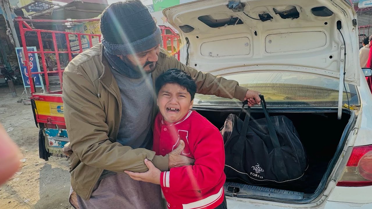 Papa Karachi chaly Gaye 😳 || Ali papa se mil k rony lag gaya 🥺 || - YouTube