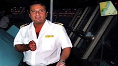 'Get back on board!': official to captain of doomed ship