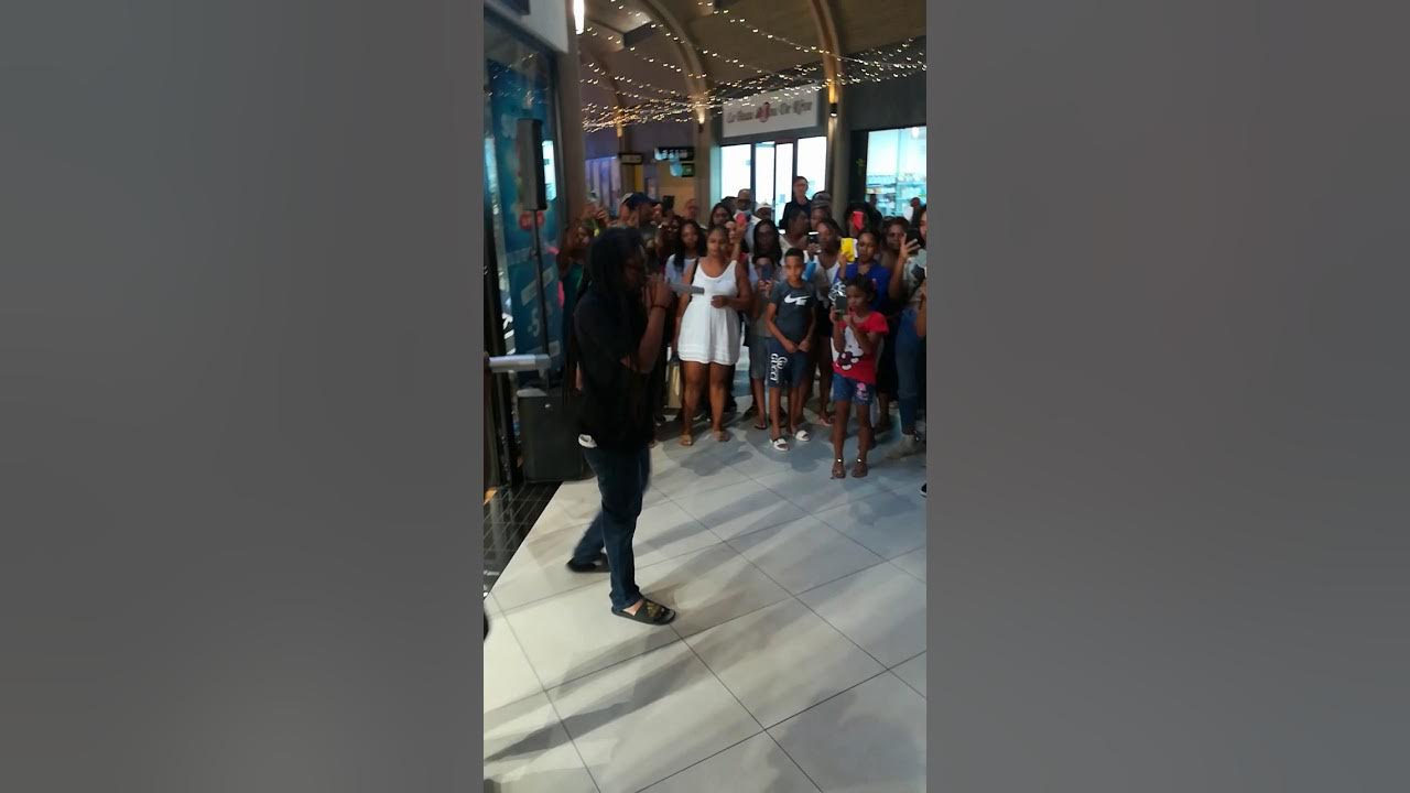 Blakkayo timan confiance Solo Live Beau Vallon Mall YouTube