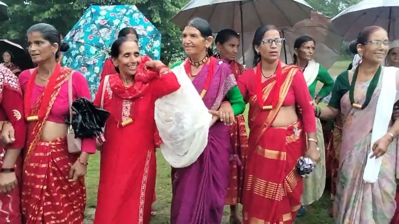 आल लम्कि चुहा न पा ४ कौवापुर पन्चमि को दिन अन्तिम तिज को आनन्द लिदै दिदि बैनि डेउडा गित मार्फत ?