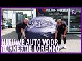 Jan roos en dennis schouten geven tukkertje lorenzo een nieuwe auto