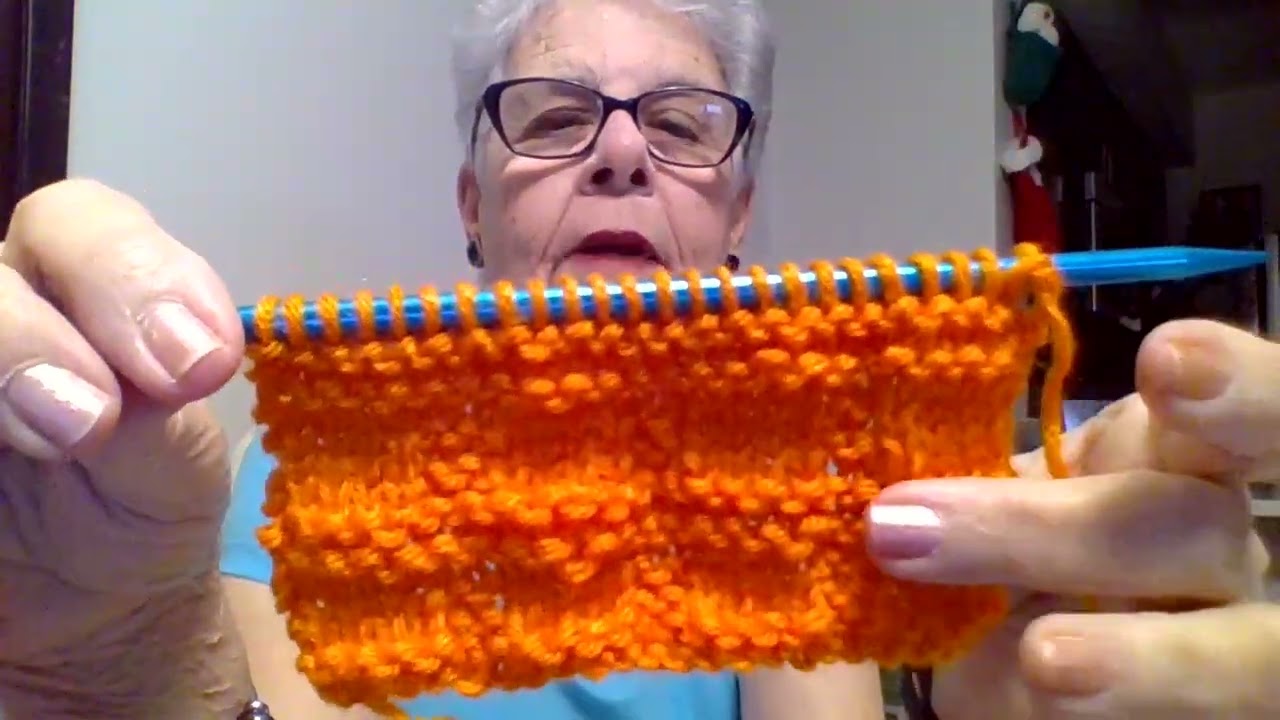 Estola Navideña tejida a dos agujas.