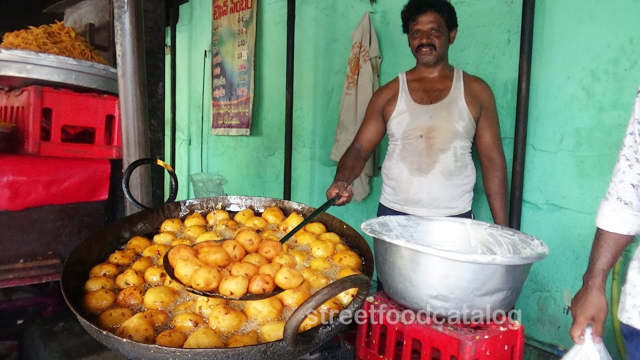 #Howto Rava Punugulu Breakfast and Snack Recipe | Mysore Bonda & Vada Recipe | Indian Breakfast | Street Food Catalog