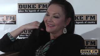 Crystal Gayle Answered Eddie Rabbitt All the Way to #1 With "You & I"
