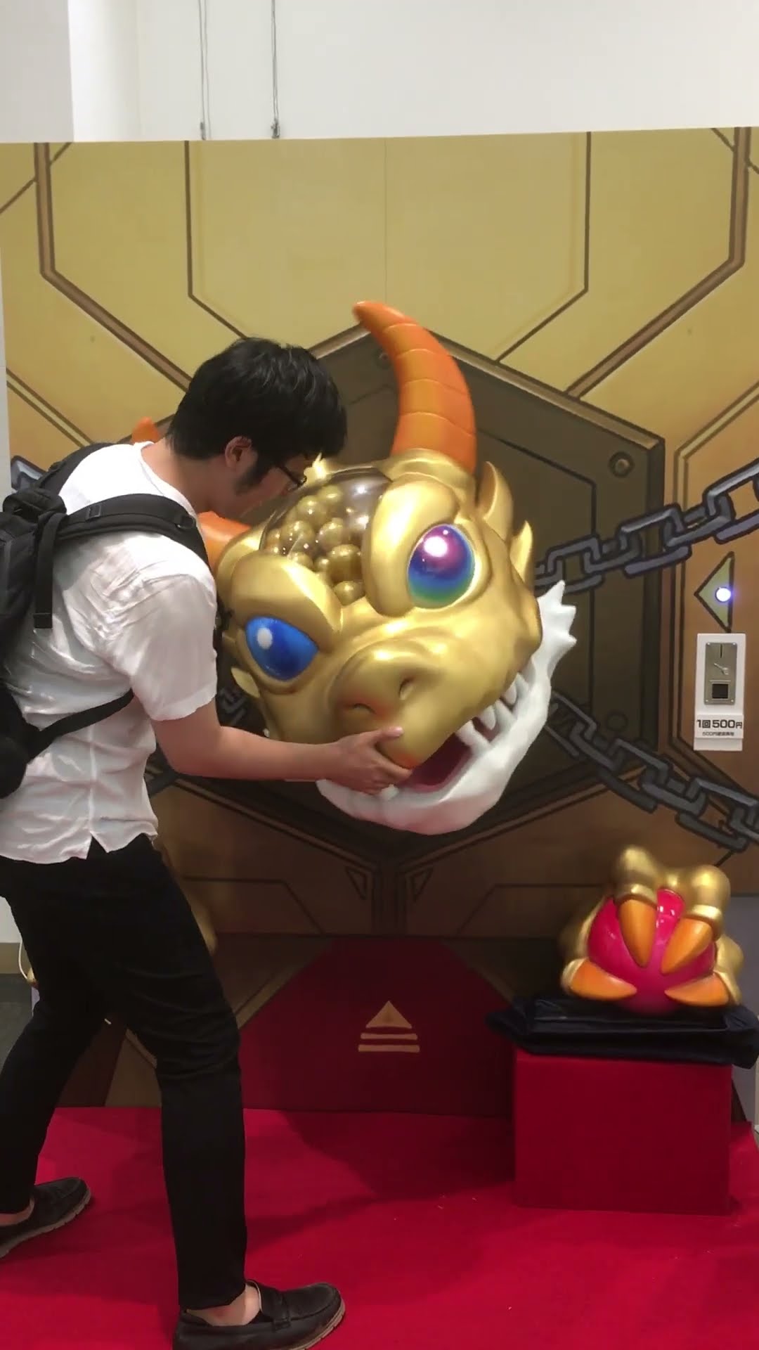 謎の180万回再生】モンストモールでリアルガチャリドラを回す男