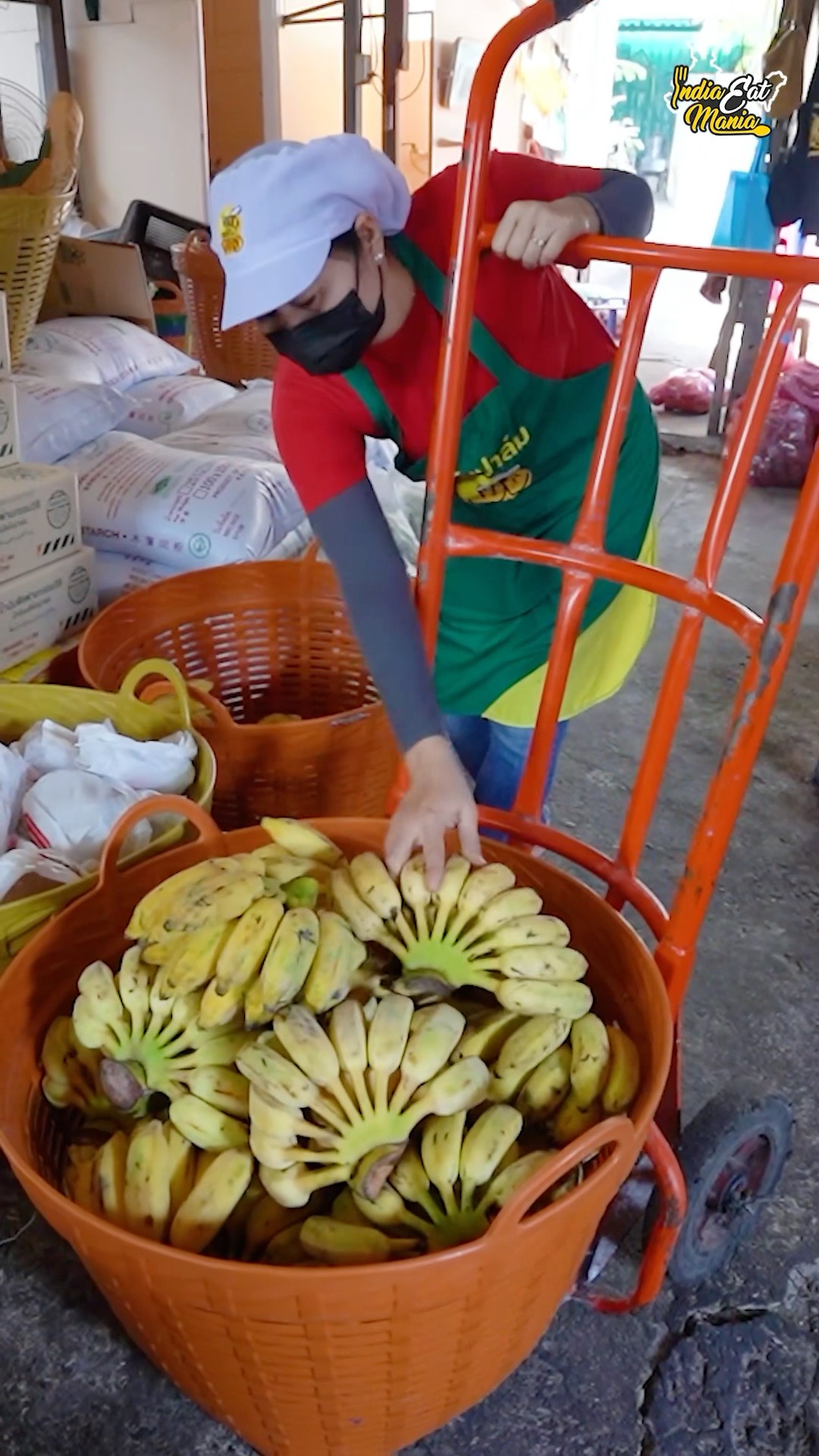 Crispy Fried Banana in Bangkok  #thailand #shorts