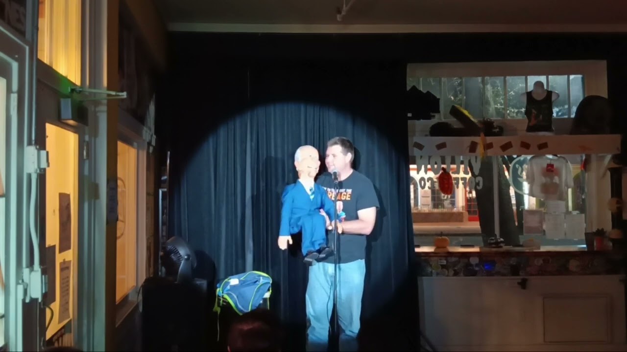 Vance Dykes & Joe Biden @ Villon Coffee Shop Melbourne (September 26, 2025)