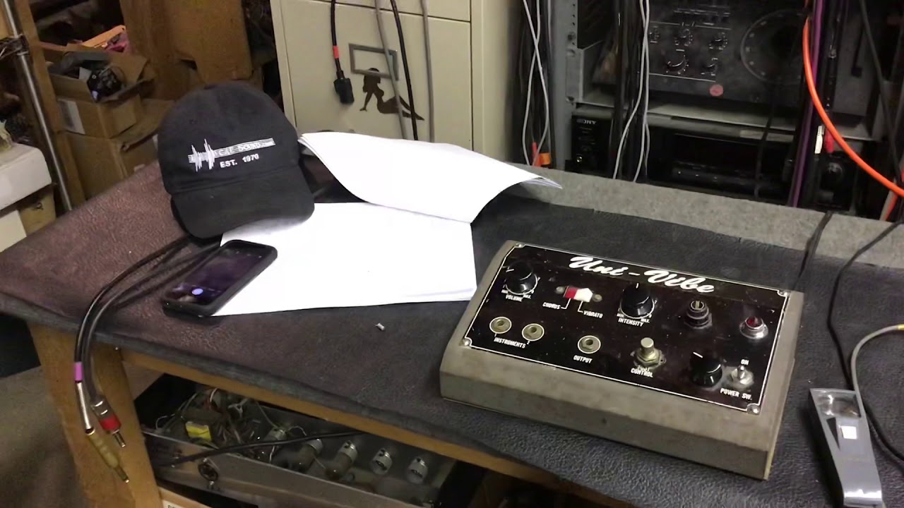 Repairing a Uni-Vibe Rotosound (Part 1)