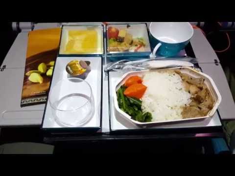 วีดีโอ: อาหารรวมอยู่ในเที่ยวบินของ Air India หรือไม่
