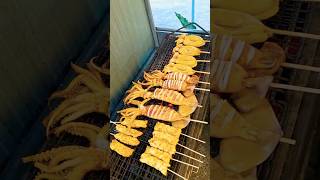 Americans Try Ultra Spicy Grilled Squid 😳🔥 #SpicyFood #SeafoodLovers #streetfood