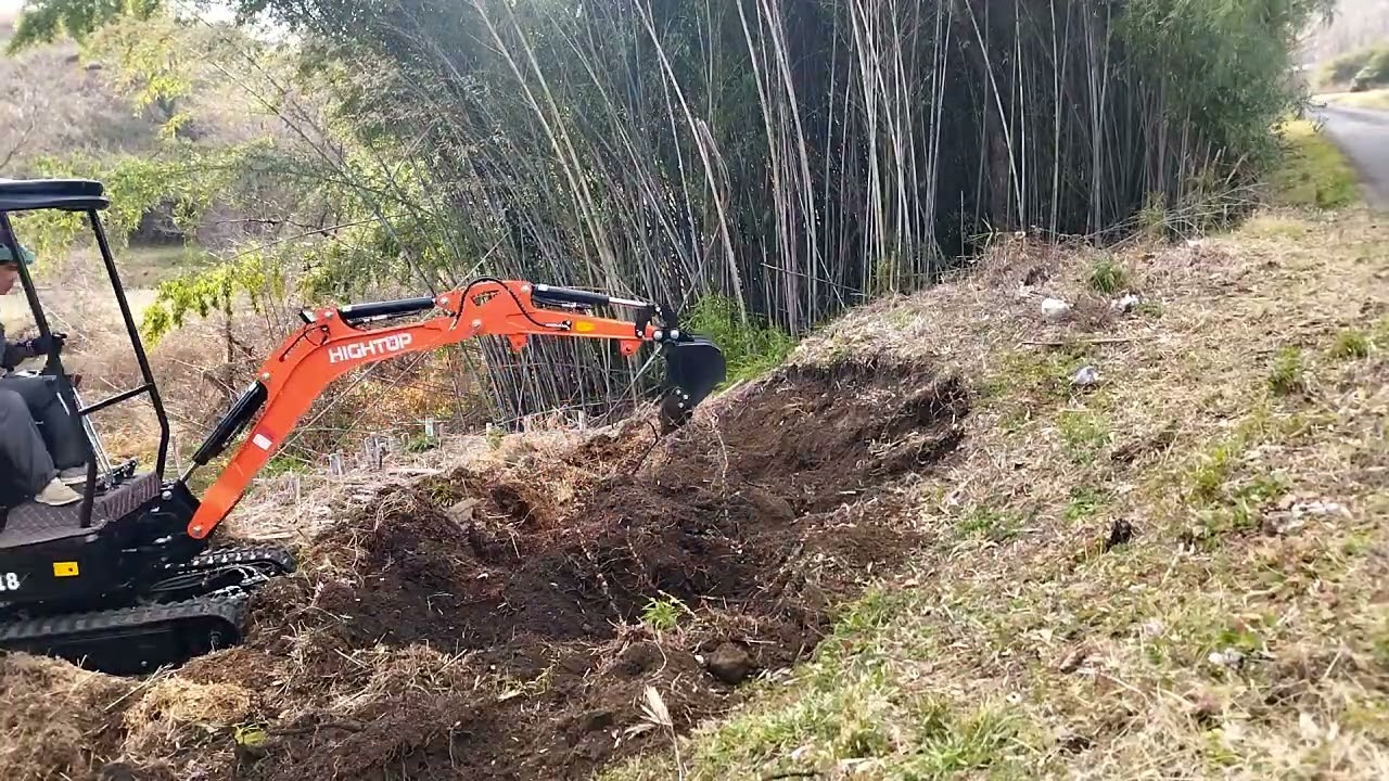うれし恥ずかし初体験！　ショベルカーで竹根を掘り上げ　農地北部にて
