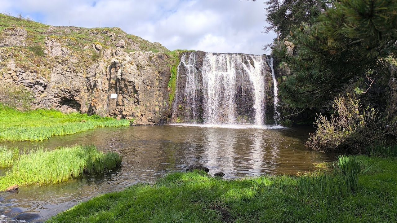 On vadrouille dans le Cantal en van aménagé 