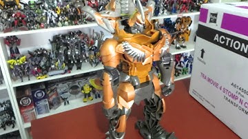 Transformers Stomp & Chomp Grimlock secondary features