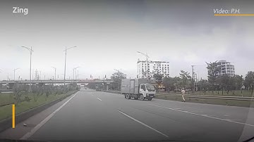 Bắc Giang - Ôtô đi ngược chiều trên cao tốc gặp ngay chốt CSGT