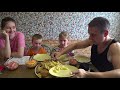 СЕМЕЙНЫЙ МУКБАНГ КУРИНЫЕ КРЫЛЫШКИ С МАКАРОНАМИ | FAMILY MUKBANG CHICKEN WINGS WITH MACARONI #mukbang