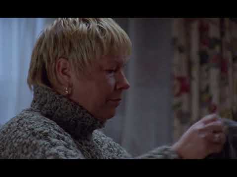 The only funny scene in Nil By Mouth (1997)