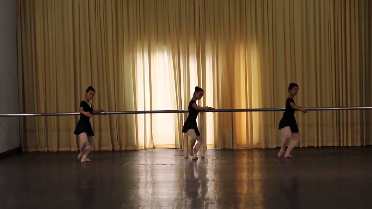 Lớp 2k17B Học Kì 3 Ballet Barre Fondu YouTube