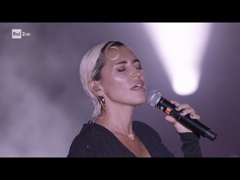 Serena Brancale canta