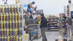 STORE WORKOUT PRANK!