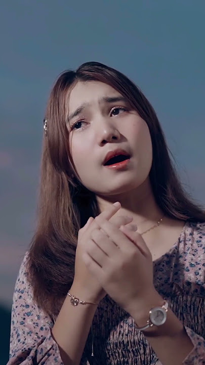 Layla - Batompang Tangih | Potongan Lirik Paling Baper Lagu Minang 2025 #shorts