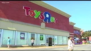 Toys R Us plans to close 180  stores