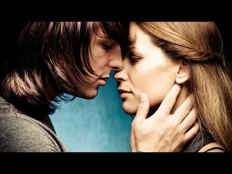 How to Hold a Girl's Face When You Kiss | Kissing Tutorials