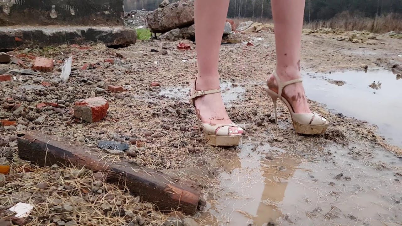 scene 0102 High heels sandals in deep mud and puddles, car ...