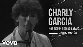 Video thumbnail of "Charly García - Nos Siguen Pegando Abajo (En Directo / Estadio Luna Park 1983)"