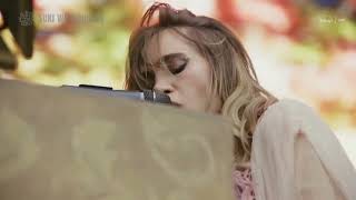 Suki Waterhouse Performs Notting Hill at Lollapalooza Chicago 2026
