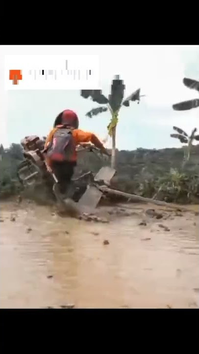 TRAKTOR SAWAH TERGULING LUCU #shorts