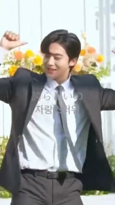 When Kim Yohan was acting in A Love so Beautiful, a wedding scene made him dance. This is adorable.