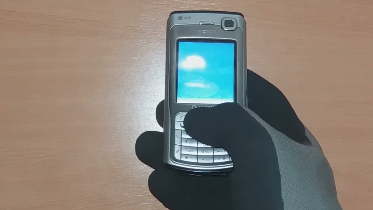 Nokia N70 RM-84 海外版 英語表示 動作品 充電器付き カメラOK 【公式