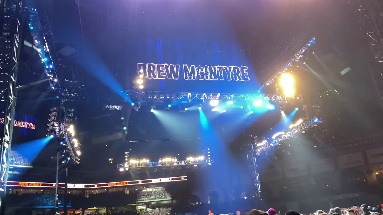 DREW McINTYRE ELIMINATES BROCK (IN ARENA)