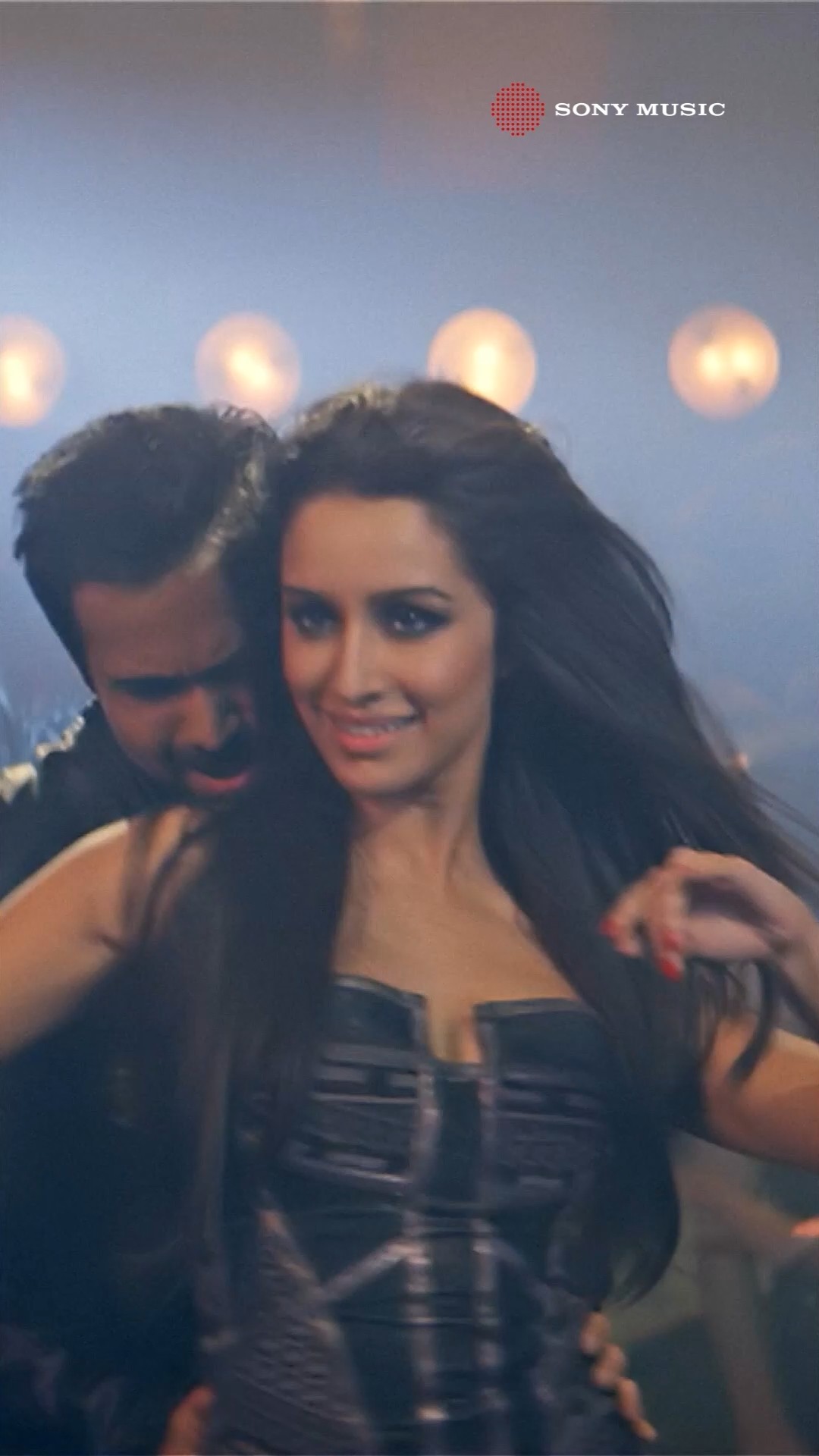 Unleash your inner Basanti! ?? #shraddhakapoor #emraanhashmi #vishaldadlani #dancebasanti