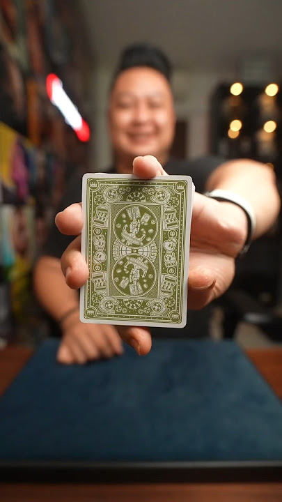 EVERY MAGICIAN KNOWS THIS. 👀 #jeremytanmagic #magician #cardtrick