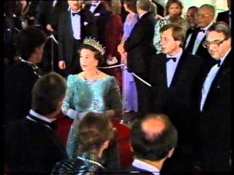 Video: Mitä Elizabeth II: N Tyttärentytär Prinsessa Beatriz Haluaa Häihinsä?