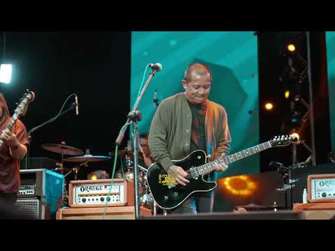 Urbandub performs "The Fight is Over"