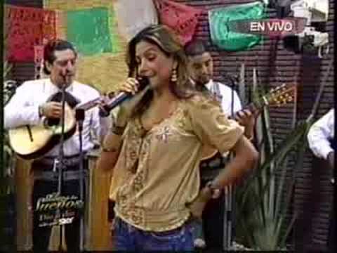 Patricia Manterola cantando Show de los sueos dia ...