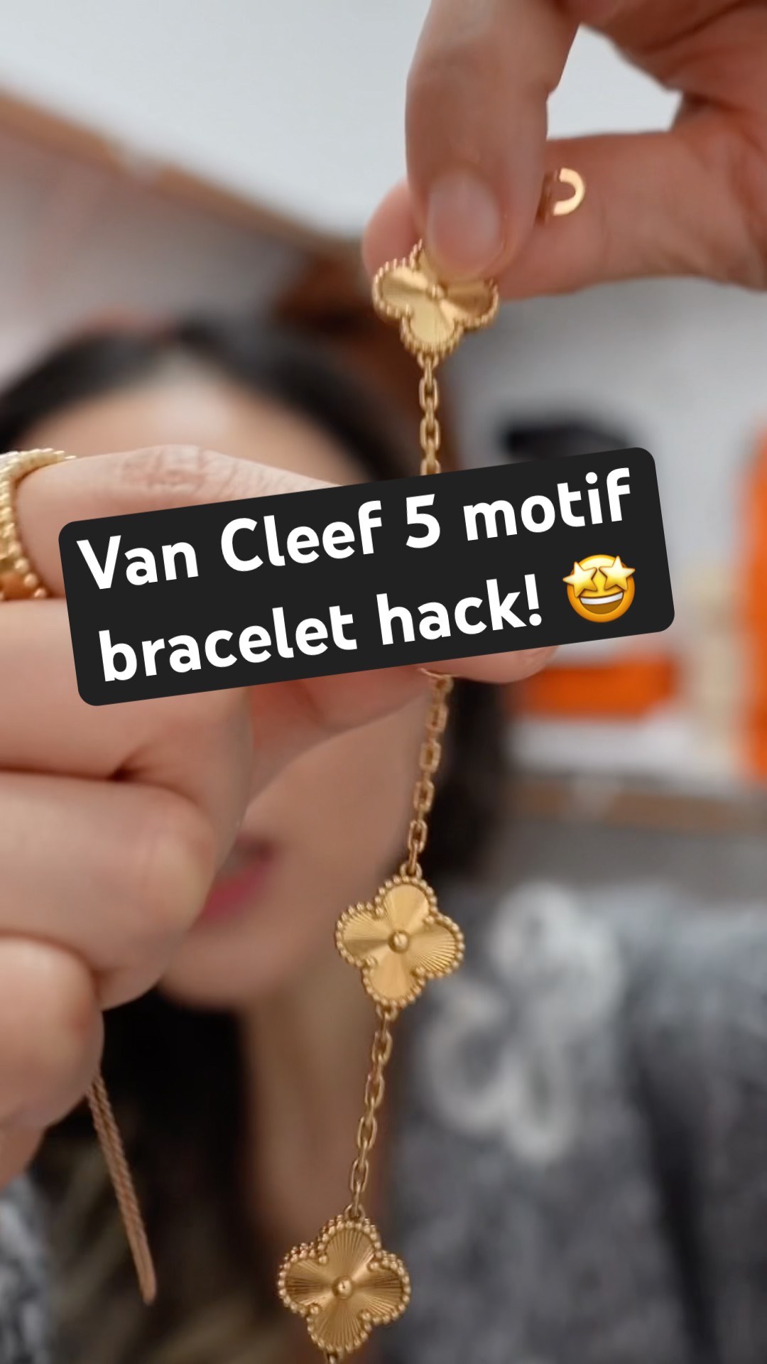 How to wear Van Cleef 5 motif bracelet as a necklace