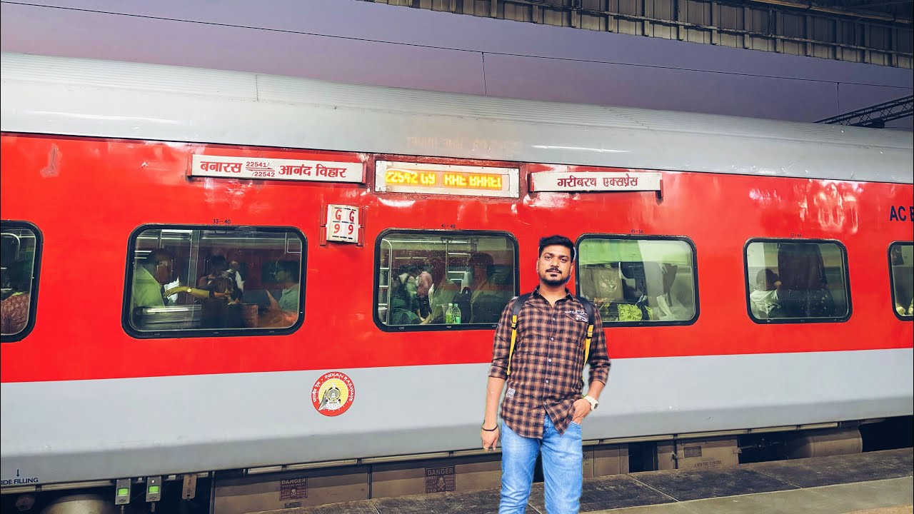 Delhi To Banaras|22542 Garibrath Express train journey