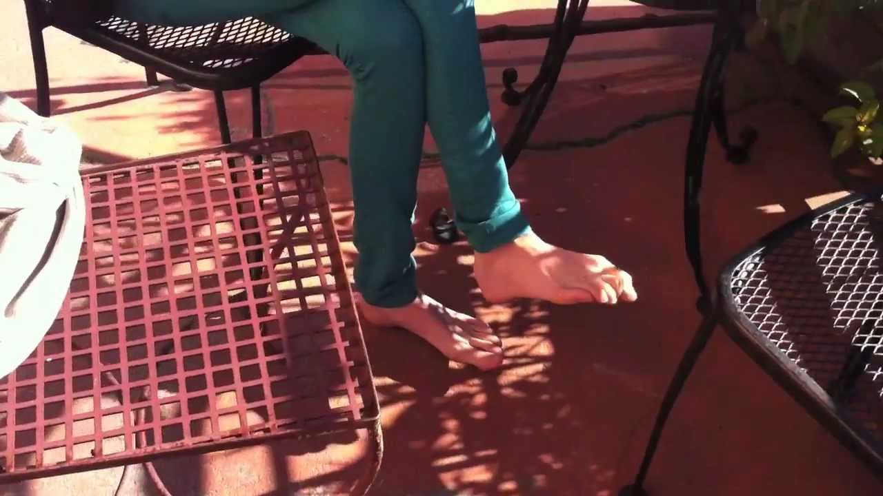 Barefoot Day 9 Eating At A Restaurant Youtube 