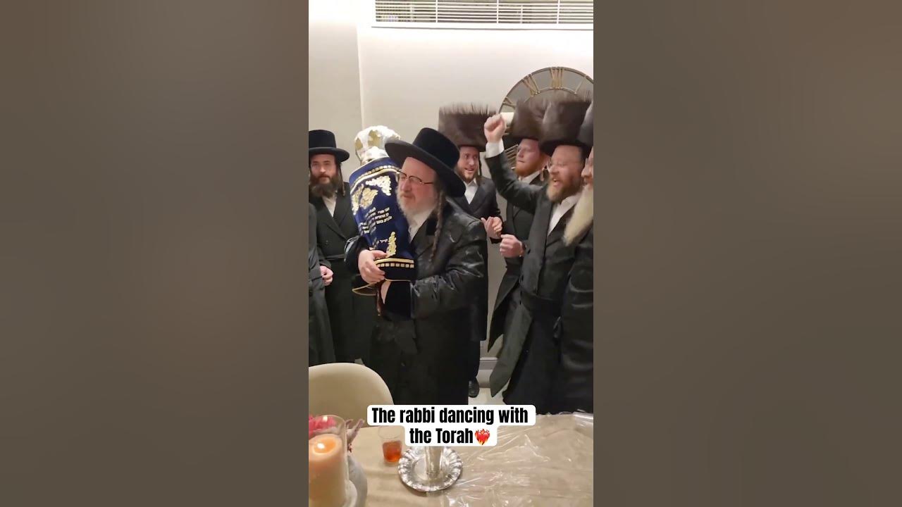 The rabbi dancing with the Torah❤️‍🔥#shabbat #שבת #dance